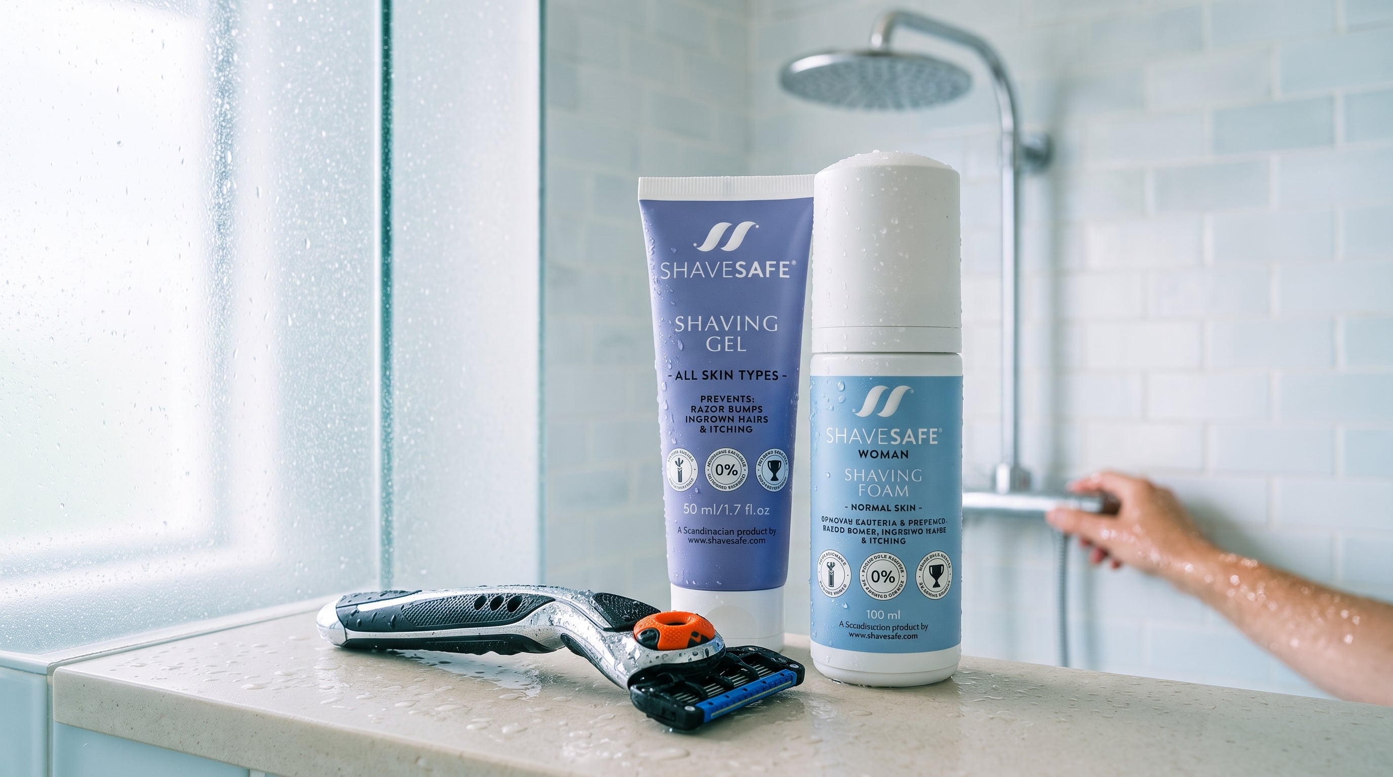 Barbering i badet med ShaveSafe. AI-genereret billede.