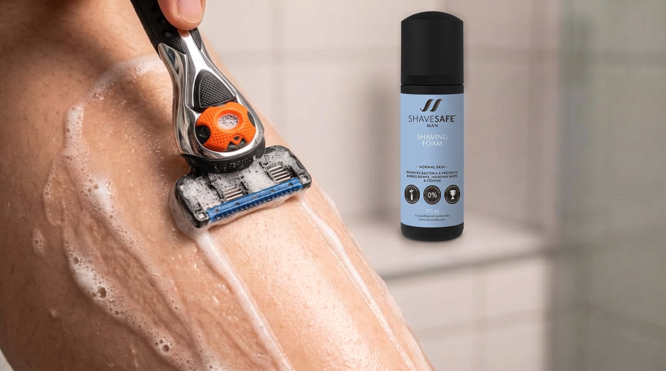 Toerbarbering og vaadbarbering med ShaveSafe. AI-genereret billede.