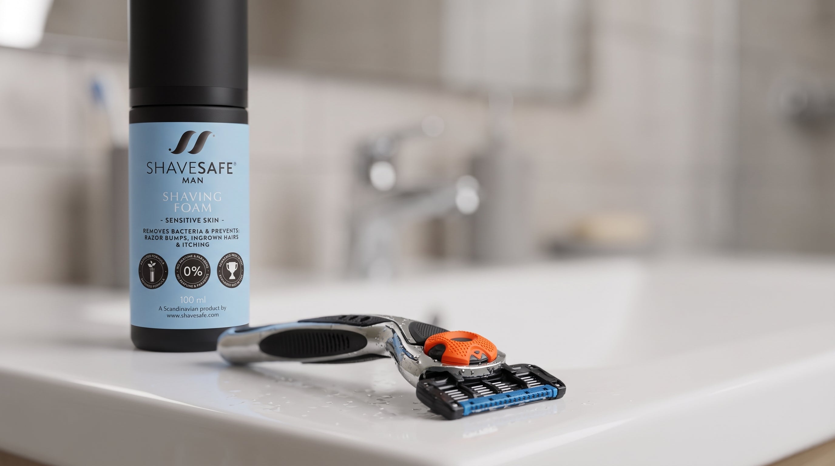 Aftershave balm og creme fra ShaveSafe. AI-genereret billede.