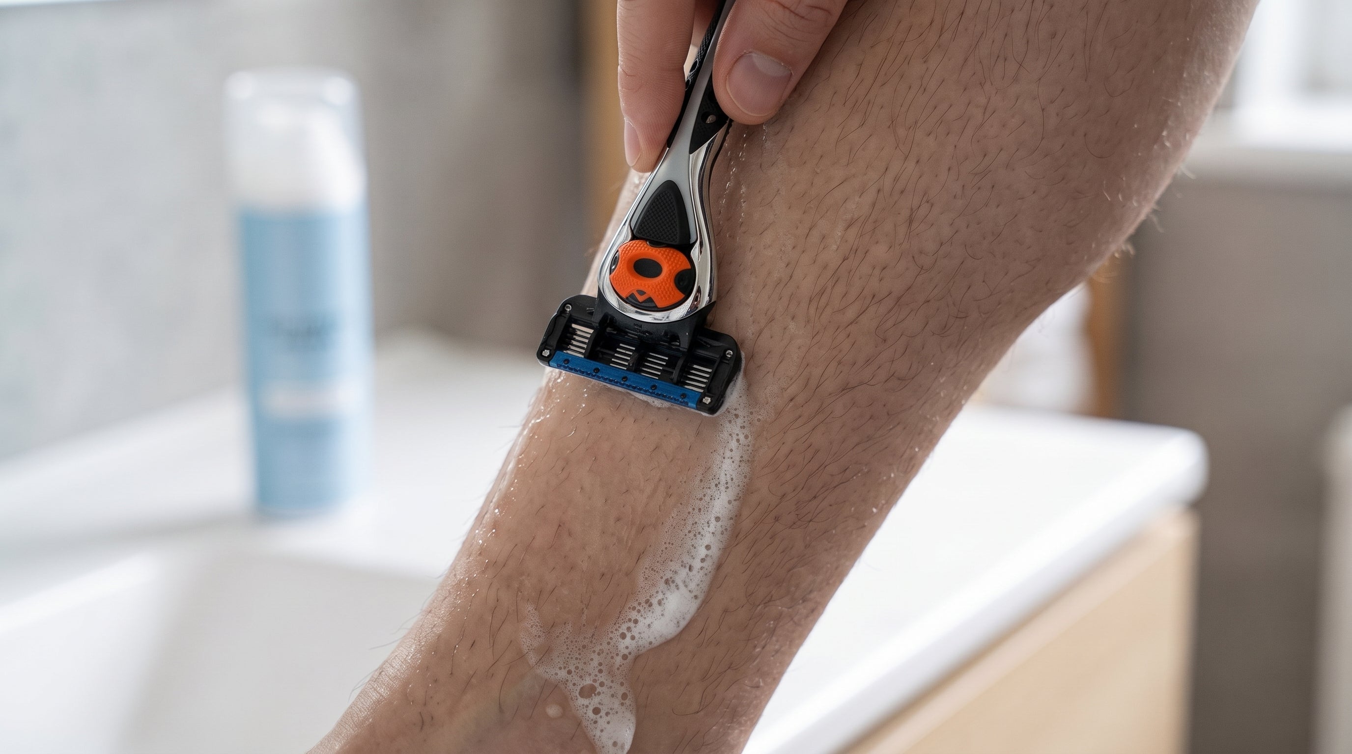 Barbering med haarets groretning, med ShaveSafe. AI-genereret billede.