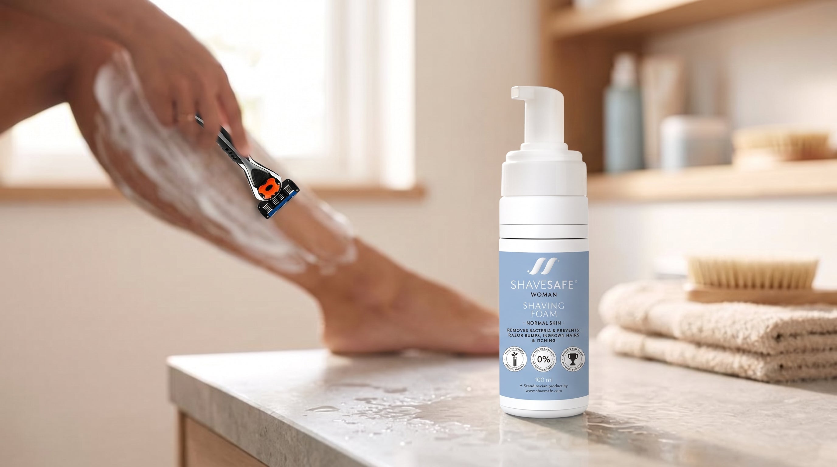 ShaveSafe aftershave til kvinder med sensitiv hud. AI-genereret billede.